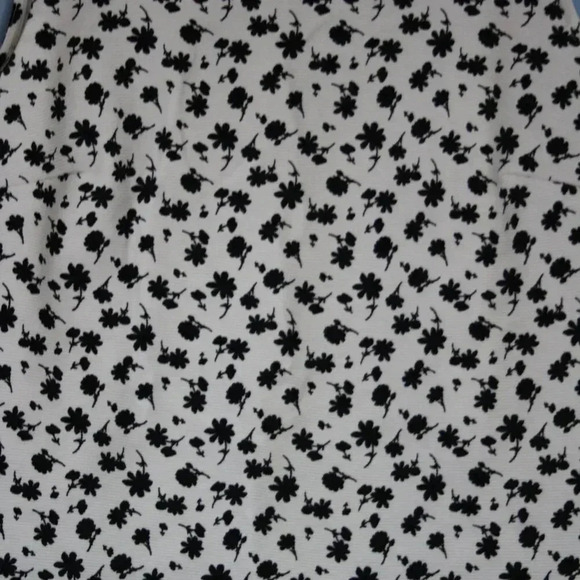 Talbot's Medium Women's Sleeveless Top with Button Up Back Neckline NWOT - Picture 5 of 13